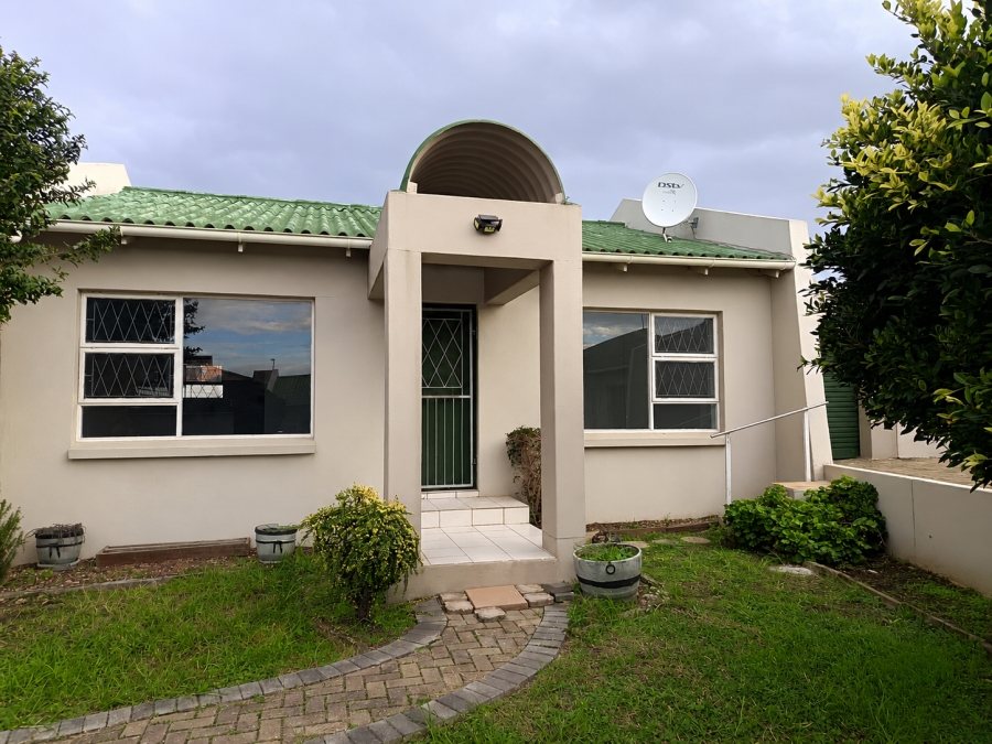 2 Bedroom Property for Sale in Wavecrest Eastern Cape